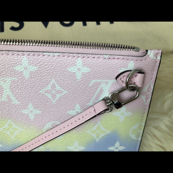 💖 Louis Vuitton Escale Neverfull MM Pastel Pouch - Picture 4 of 11